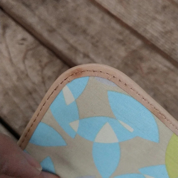 Fossil Leather Wallet - Picture 10 of 13